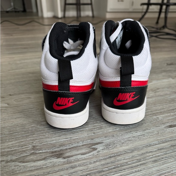 ❤️Boys Court Borough Mid 2 Nikes ❤️ - Picture 13 of 16